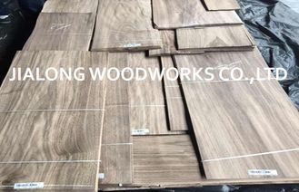 La tranche a coupé le placage en bois américain de plancher/placage en bois de noix pour la surface de plancher