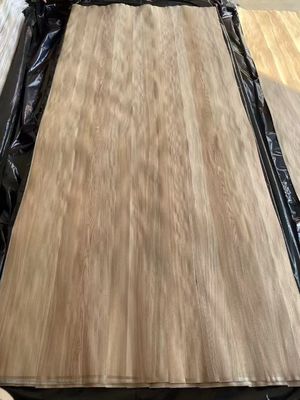 Plaque de placage naturelle tranchée en morceaux de chêne brun coupée en couronne pour contreplaqué