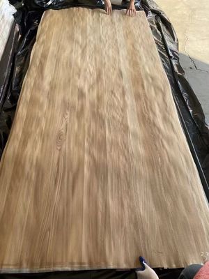Plaque de placage naturelle tranchée en morceaux de chêne brun coupée en couronne pour contreplaqué