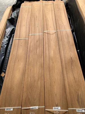 Plaque de placage à coupe couronne en teck de Birmanie naturel pour la décoration d'hôtel