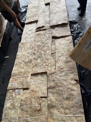 Feuilles de placage de ronce de Mappa coupées en tranches de 0,5 mm d'épaisseur pour la décoration d'hôtel
