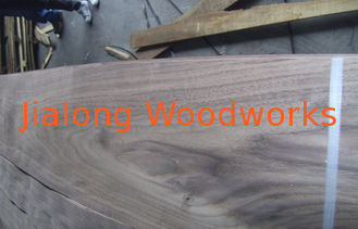 Bordure foncée machinée par noix de placage en bois de tache de construction imperméable